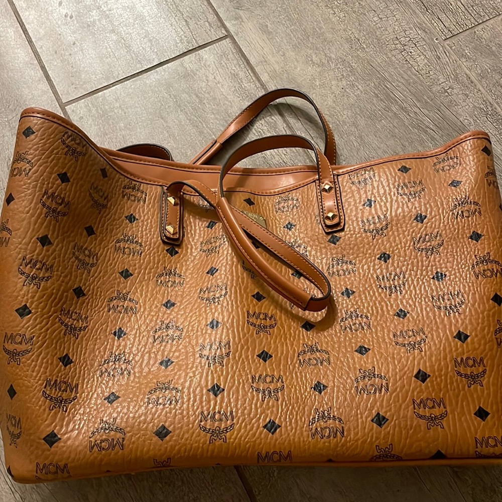 MCM TOTE